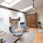 Bright Loft In Amazing Location