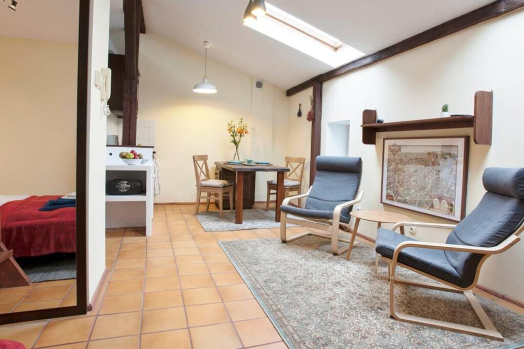 Apartment Bright Loft In Amazing Location *
